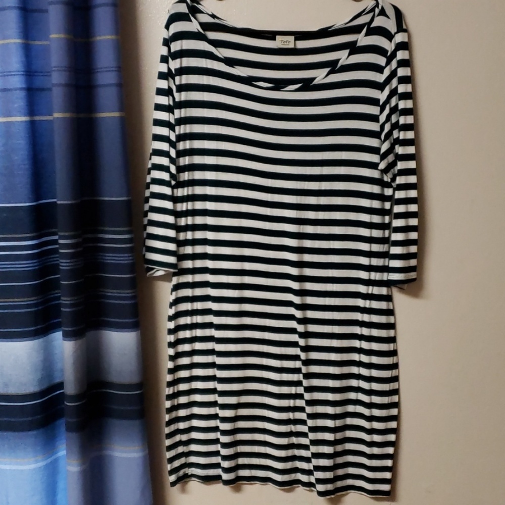 3/4 sleeve green and white striped dress